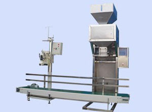 Fish feed packaging machine